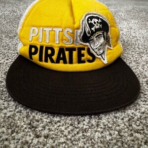 Pittsburgh pirates snapback. One size
